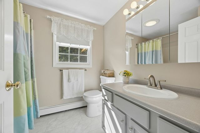 48 June St, Northbridge, MA 01534