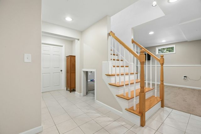 48 June St, Northbridge, MA 01534