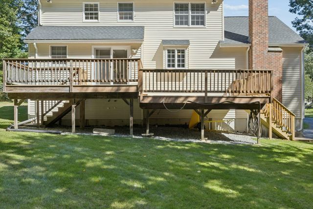 48 June St, Northbridge, MA 01534
