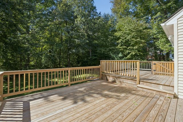 48 June St, Northbridge, MA 01534