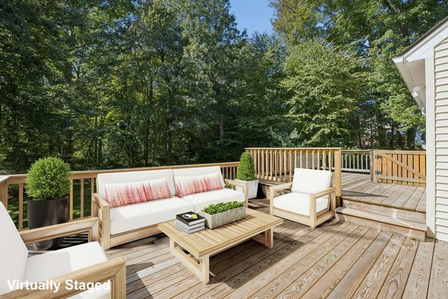 48 June St, Northbridge, MA 01534