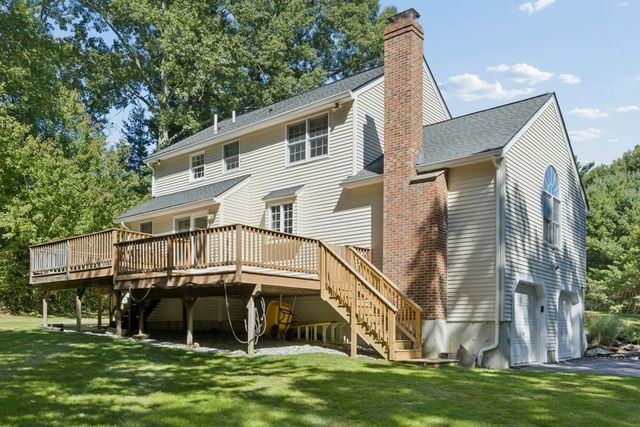 48 June St, Northbridge, MA 01534