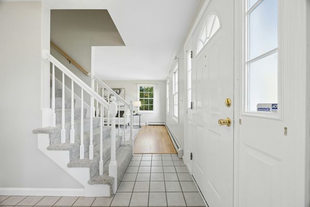 48 June St, Northbridge, MA 01534