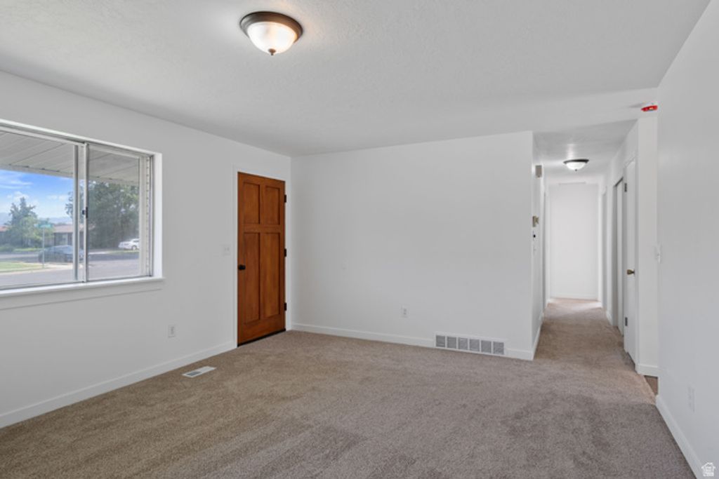 37 W LA SALLE DR, Midvale, UT 84047 — photo 4