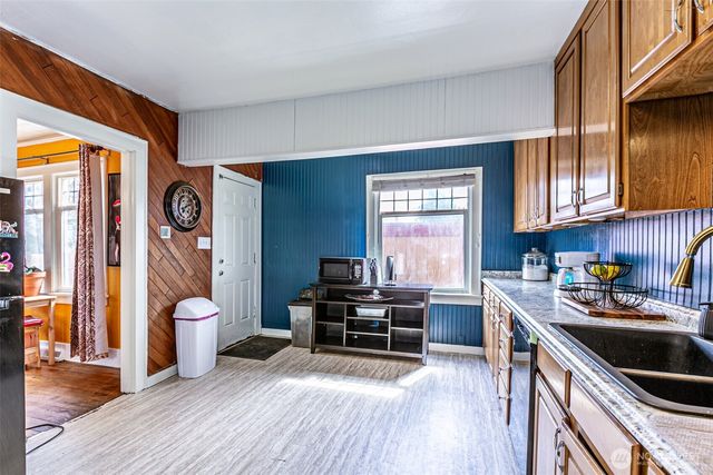 1432 S 56th Street, Tacoma, WA 98408