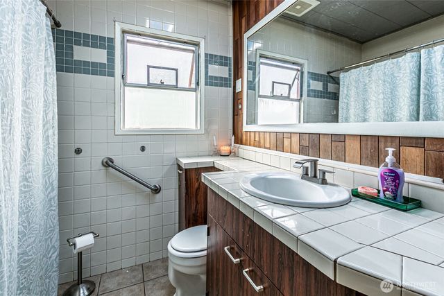 1432 S 56th Street, Tacoma, WA 98408