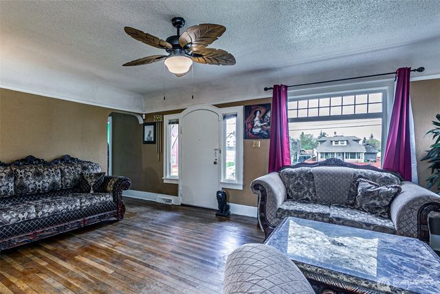 1432 S 56th Street, Tacoma, WA 98408