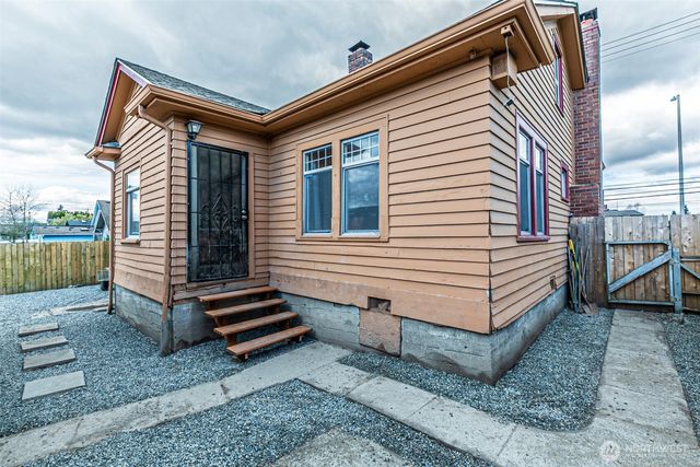 1432 S 56th Street, Tacoma, WA 98408