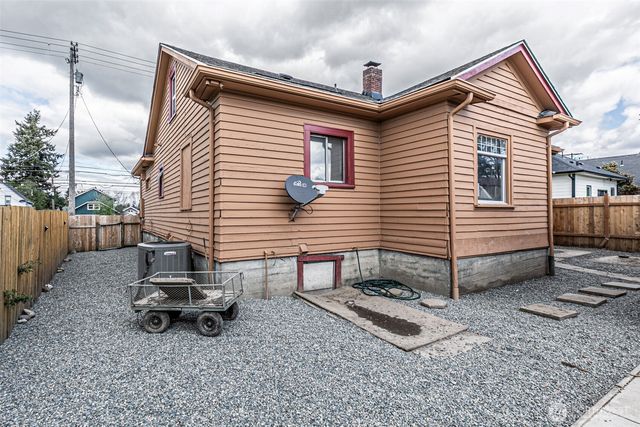 1432 S 56th Street, Tacoma, WA 98408