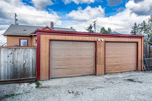 1432 S 56th Street, Tacoma, WA 98408