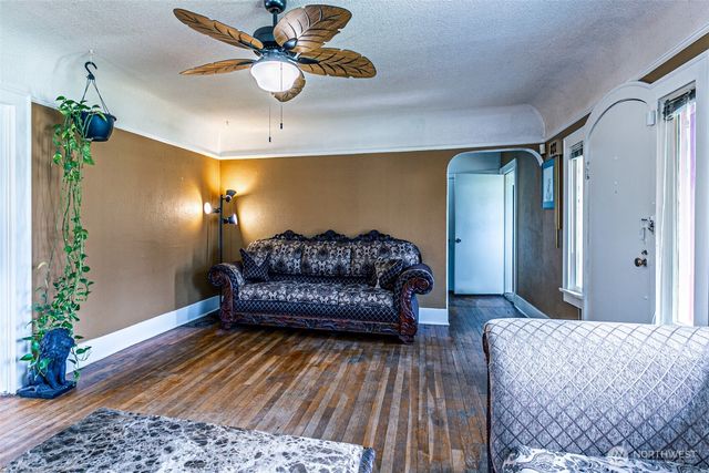 1432 S 56th Street, Tacoma, WA 98408