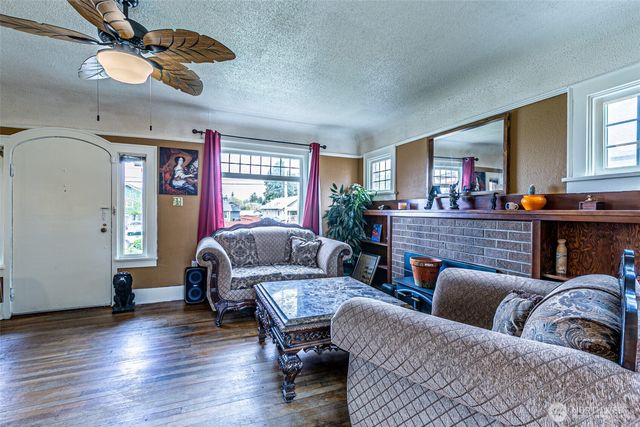 1432 S 56th Street, Tacoma, WA 98408