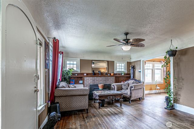 1432 S 56th Street, Tacoma, WA 98408