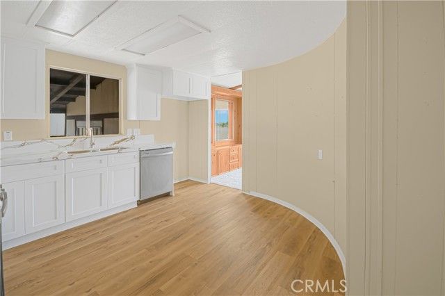 5981 La Mesa Road, Phelan, CA 92371