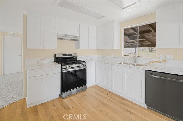 5981 La Mesa Road, Phelan, CA 92371