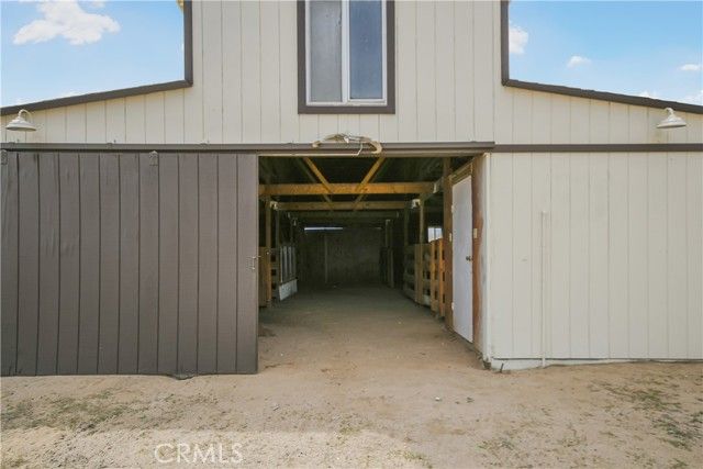 5981 La Mesa Road, Phelan, CA 92371