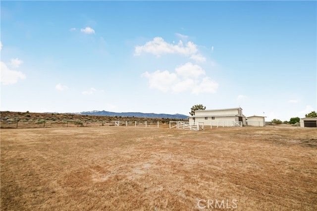 5981 La Mesa Road, Phelan, CA 92371