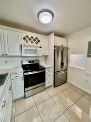 8460 Sunrise Lakes Blvd 112, Sunrise, FL 33322