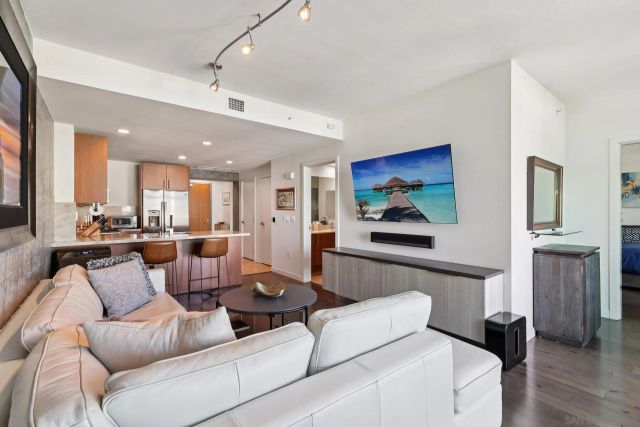 800 The Mark Ln 1203, San Diego, CA 92101