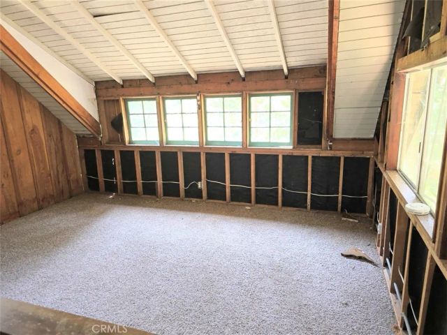 435 Blue Jay Canyon Road, Blue Jay, CA 92317