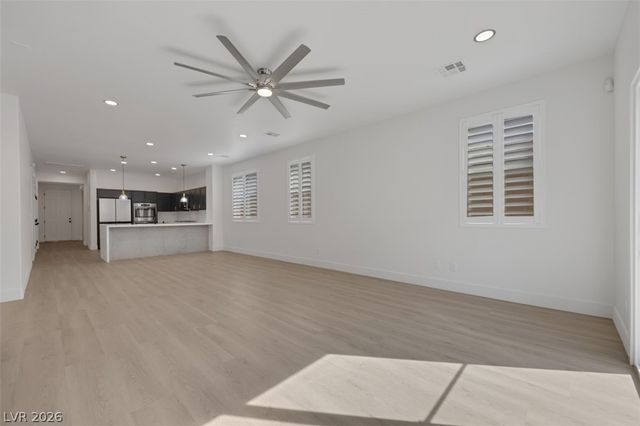 7035 Thistle Ridge Street, Las Vegas, NV 89166