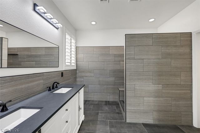 7035 Thistle Ridge Street, Las Vegas, NV 89166