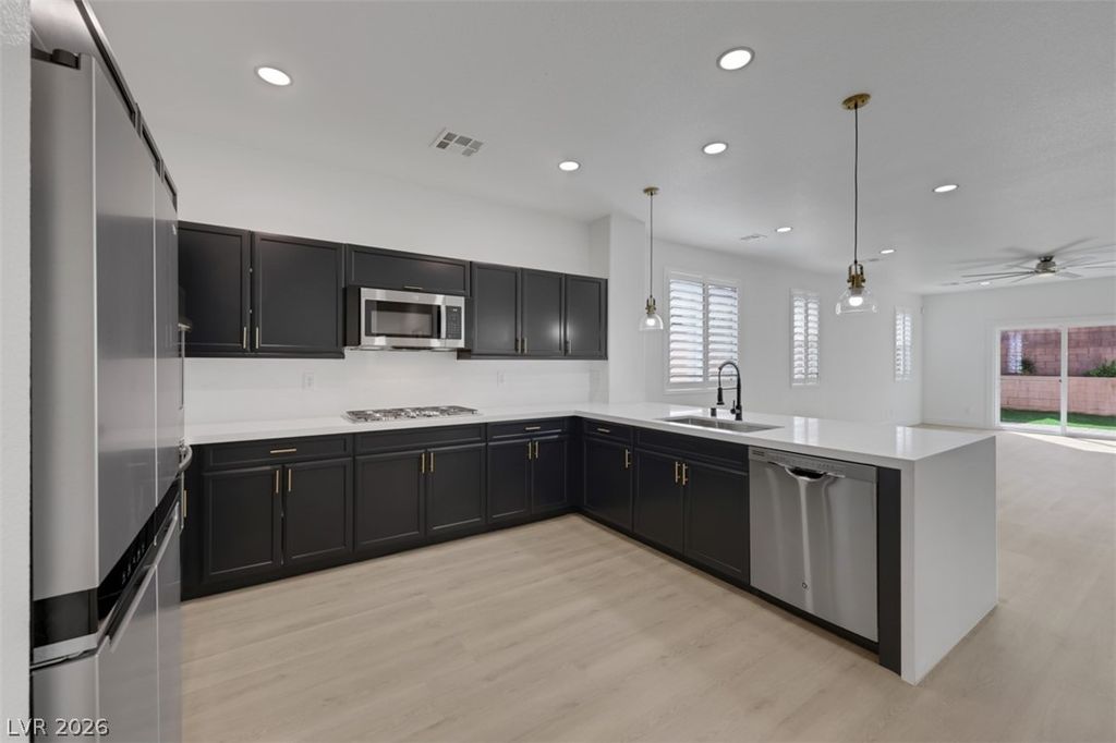 7035 Thistle Ridge Street, Las Vegas, NV 89166