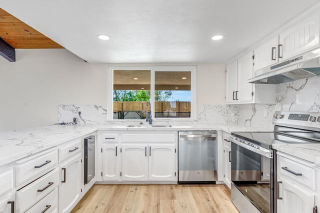 16860 Mark Road, Madera, CA 93636