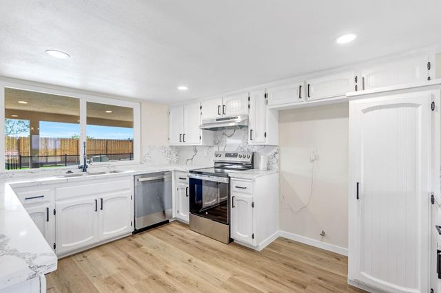 16860 Mark Road, Madera, CA 93636