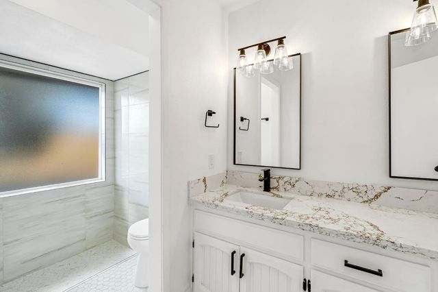 16860 Mark Road, Madera, CA 93636