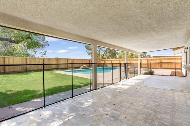 16860 Mark Road, Madera, CA 93636