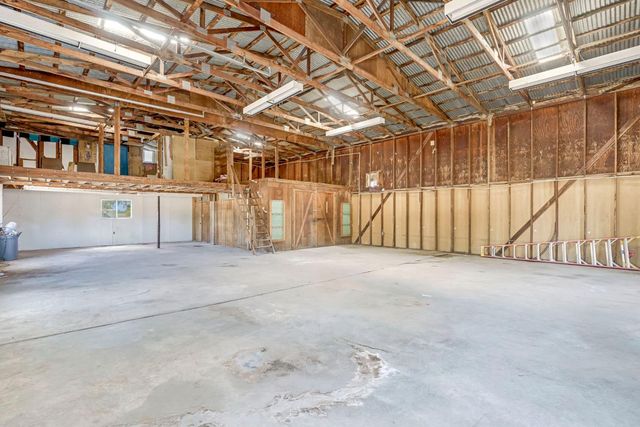 16860 Mark Road, Madera, CA 93636