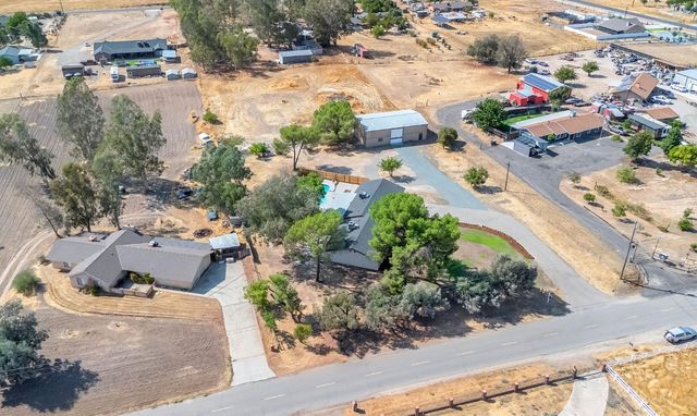 16860 Mark Road, Madera, CA 93636