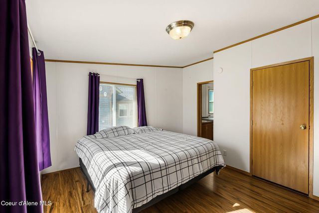 302 Mill Rd, Dover, ID 83825