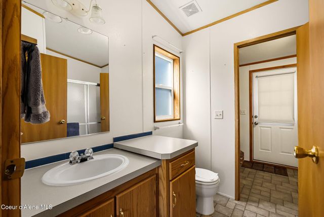 302 Mill Rd, Dover, ID 83825