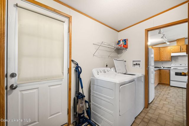 302 Mill Rd, Dover, ID 83825