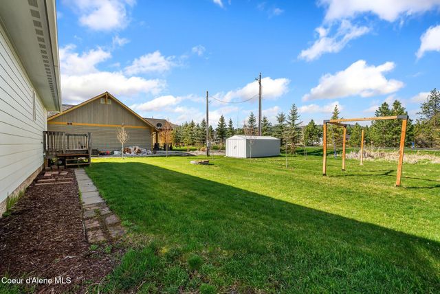 302 Mill Rd, Dover, ID 83825