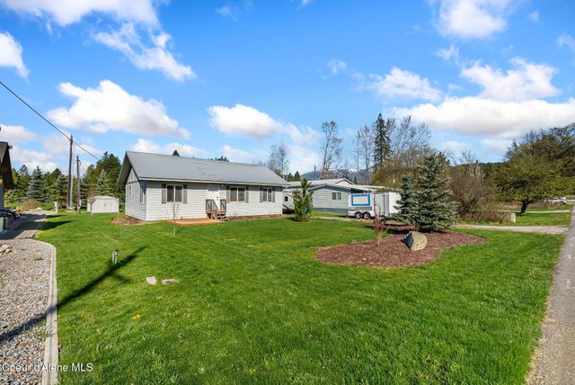 302 Mill Rd, Dover, ID 83825
