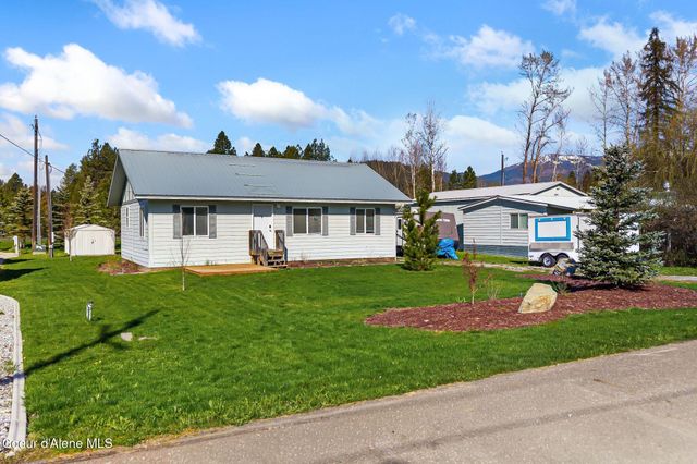302 Mill Rd, Dover, ID 83825