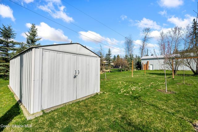 302 Mill Rd, Dover, ID 83825