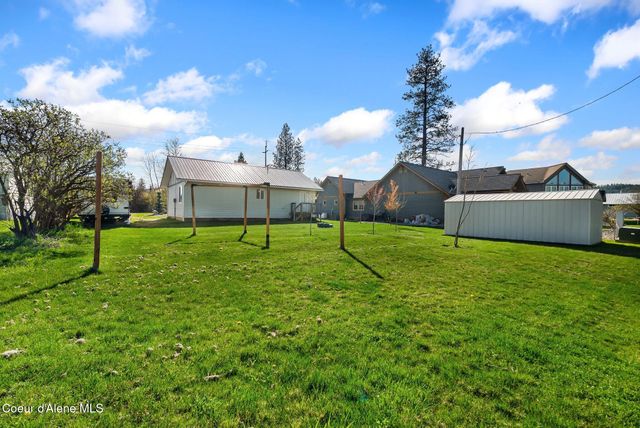 302 Mill Rd, Dover, ID 83825