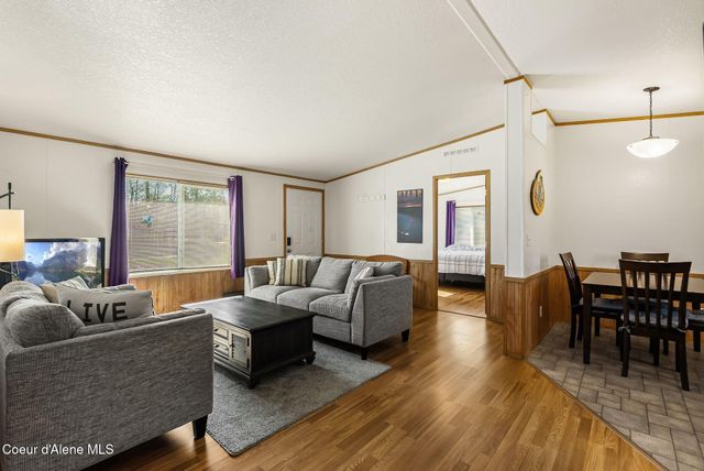 302 Mill Rd, Dover, ID 83825