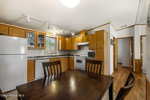 302 Mill Rd, Dover, ID 83825