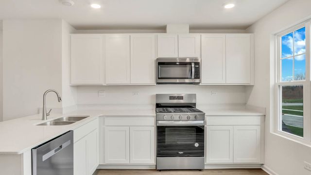 415 Lakeshore Court, St. Charles, IL 60174