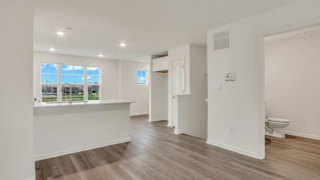 415 Lakeshore Court, St. Charles, IL 60174