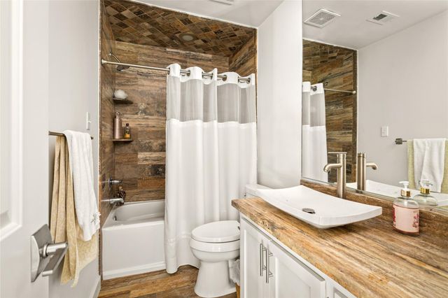 2006 Shadybriar Drive, Houston, TX 77077