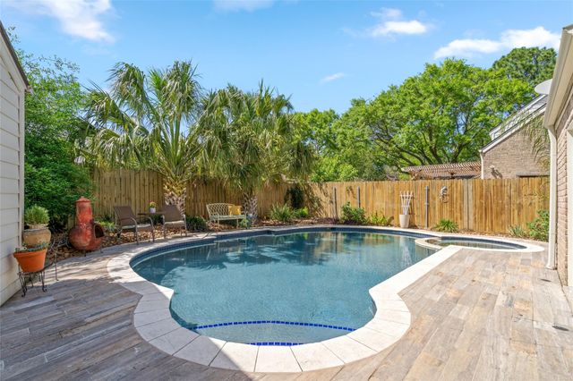 2006 Shadybriar Drive, Houston, TX 77077