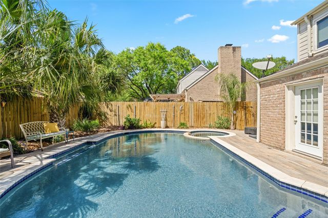 2006 Shadybriar Drive, Houston, TX 77077