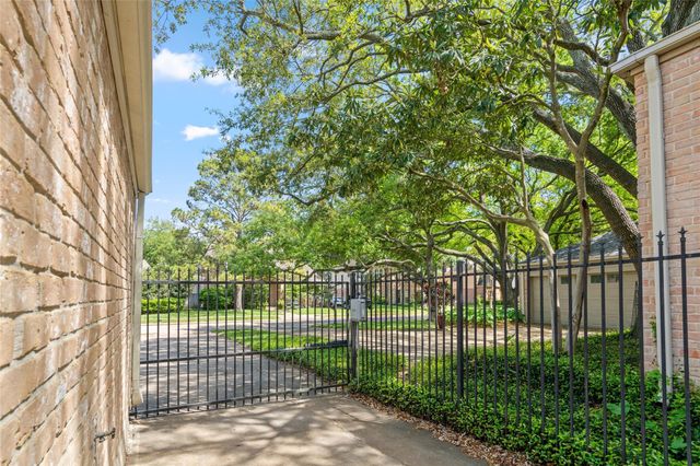 2006 Shadybriar Drive, Houston, TX 77077