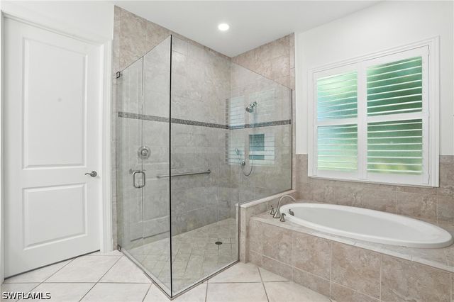 4649 Abaca CIR, Naples, FL 34119